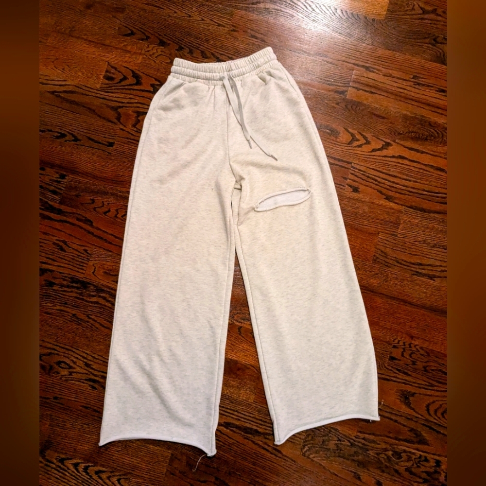 Baggy grey sweats